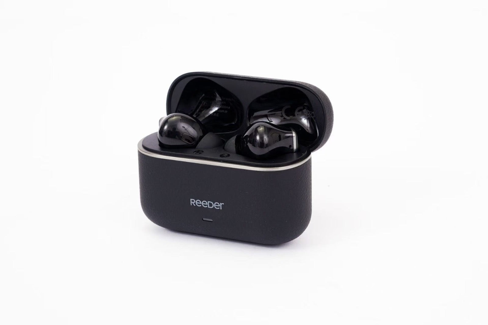 Reeder Apollo Earpods Pro Siyah kutusunda açık halde, aktif gürültü engelleme özelliğiyle kaliteli ses deneyimi sunar.