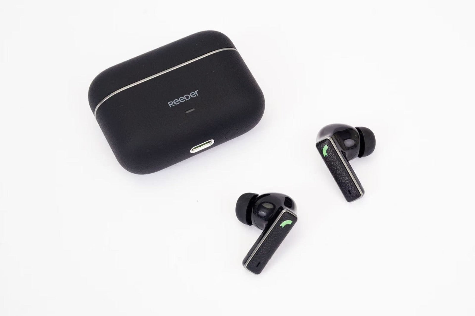 Reeder Apollo Earpods Pro Siyah, aktif gürültü engelleme özelliği ile yüksek kaliteli ses deneyimi sunar.